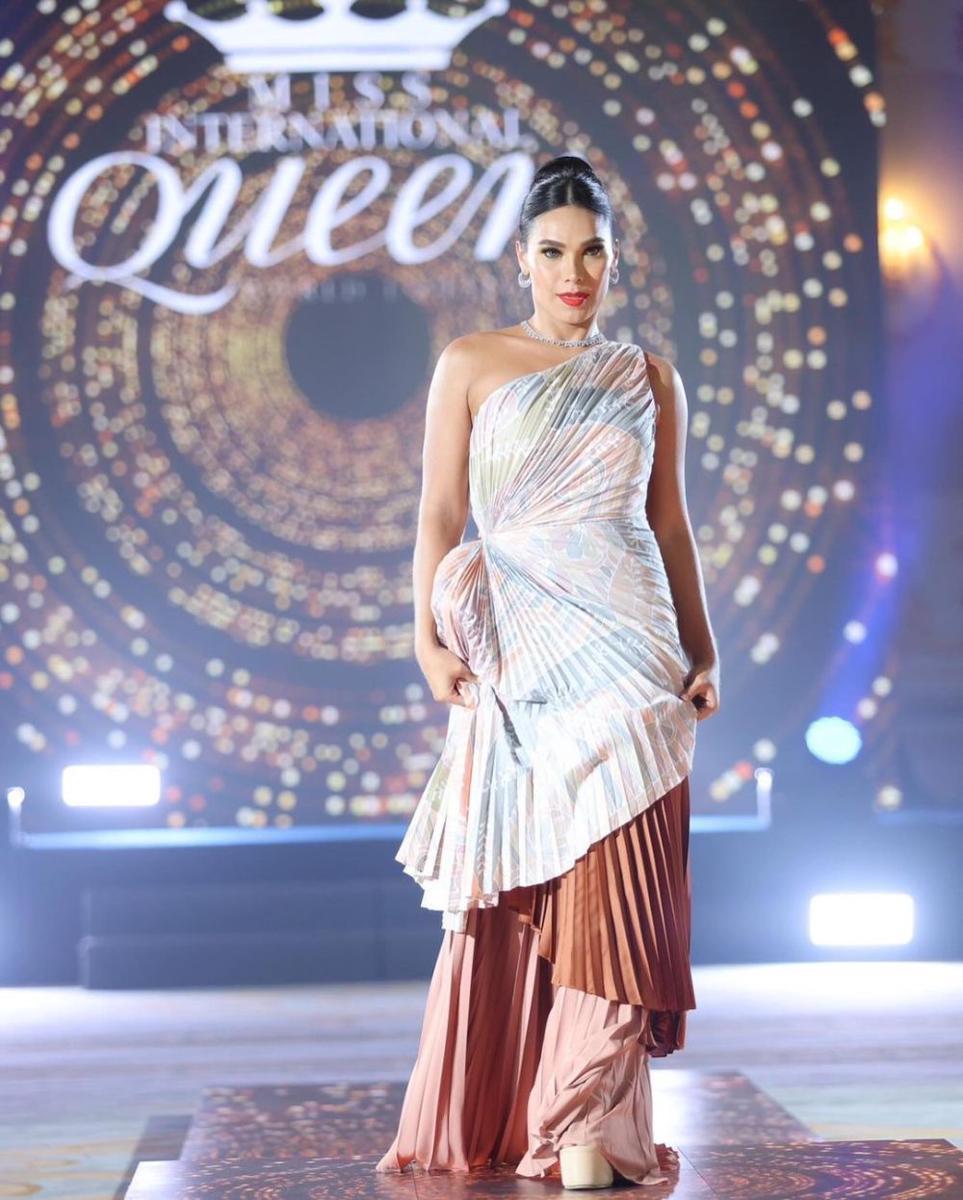 Potret Finalis Amerika di Thainess Night Miss International Queen 2024 (Instagram.com/missinternationalqueen)
