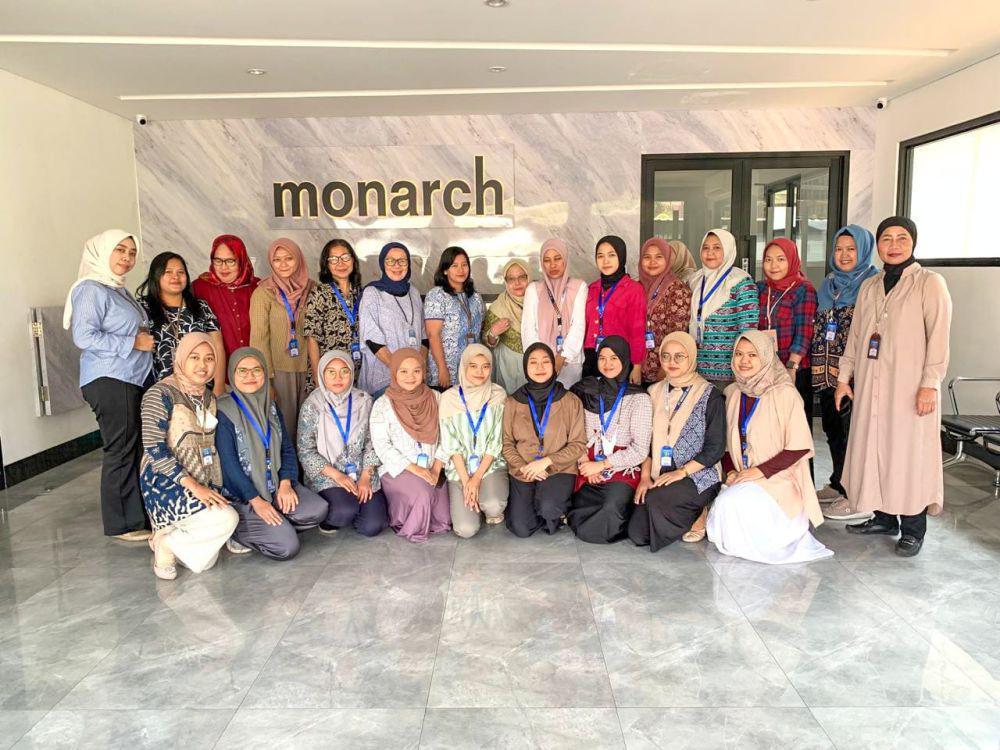 Karyawan Monarch Multi Industri yang merilis parfum Khusus HUT Kemerdekaan RI (Dok.Monarch)