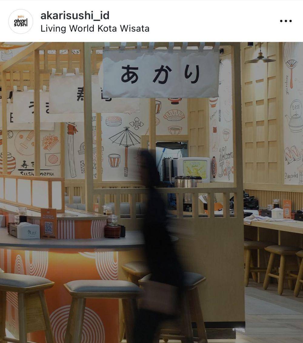 Suasana di gerai Akari Sushi (Instagram.com/akarisushi_id)