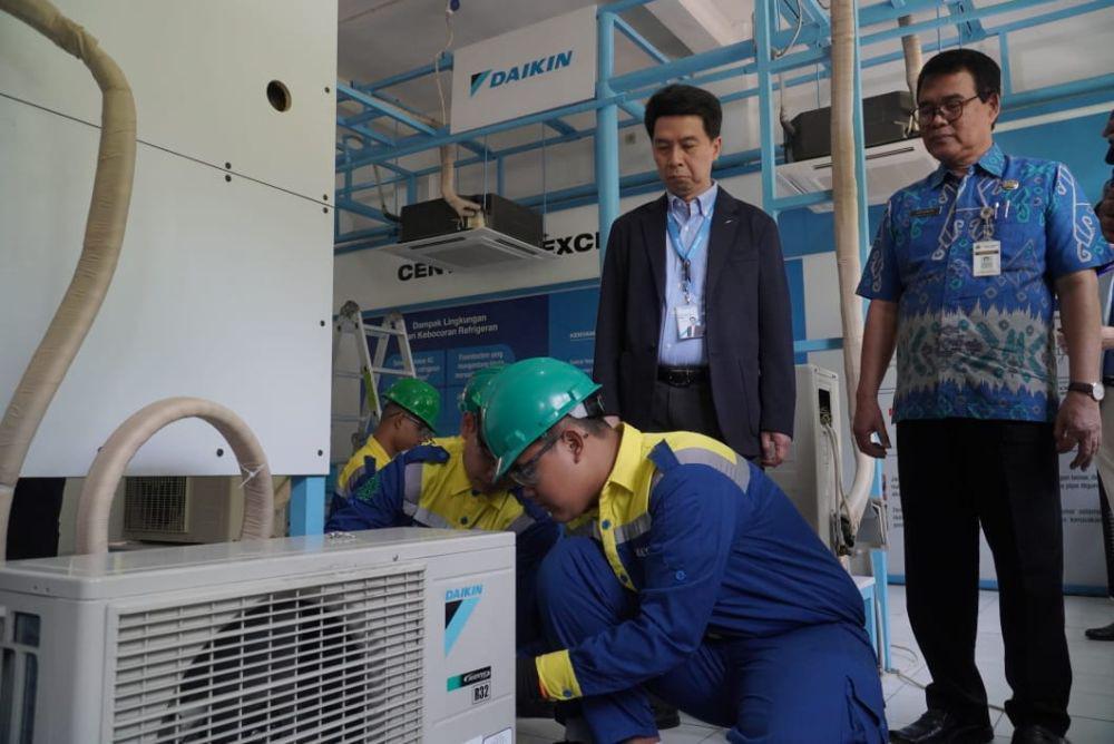 Tingkatkan Kualitas SDM, DAIKIN Buka Pusat Keunggulan di SMK 2 Kendal