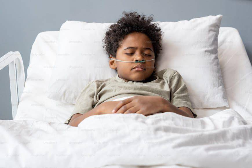 ilustrasi anak dalam perawatan karena penyakit polio (unsplash.com/Getty Images)
