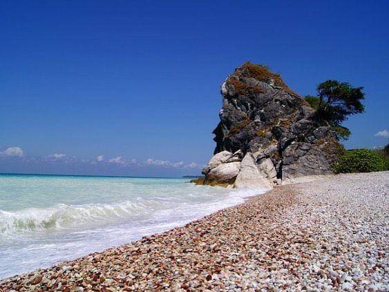 aktivitas seru yang ada di Pantai Kalbano Kupang, NTT (instagram.com/evinnoverisa)