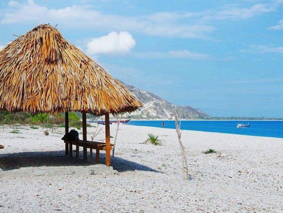 aktivitas seru yang ada di Pantai Kalbano Kupang, NTT (instagram.com/evinnoverisa)