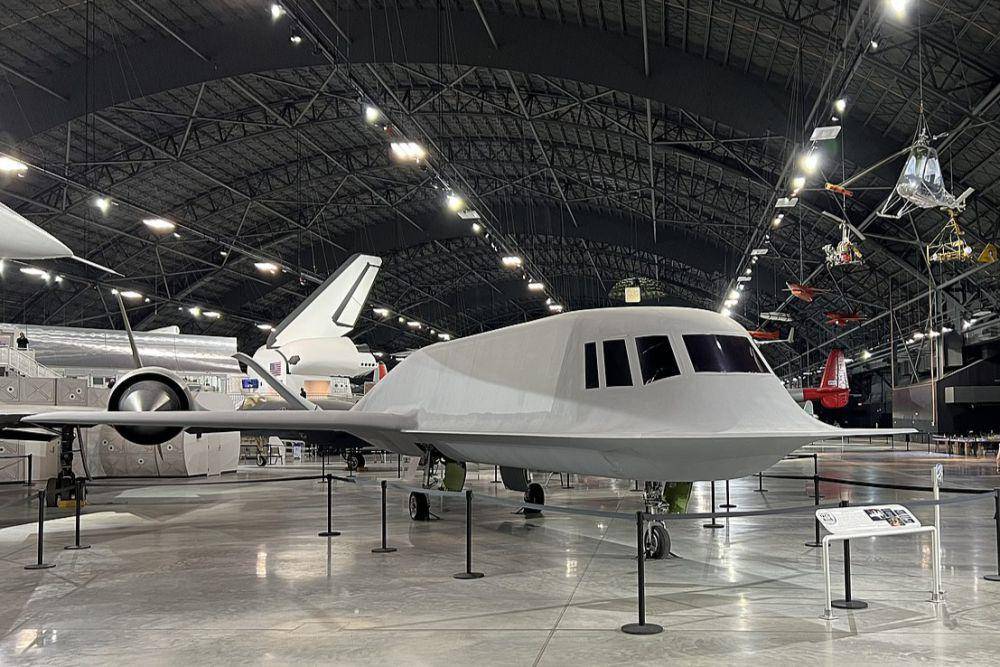 pesawat Northrop Tacit Blue Flying Boxcar di Museum Nasional Angkatan Udara Amerika Serikat (commons.wikimedia.org/ZLEA)