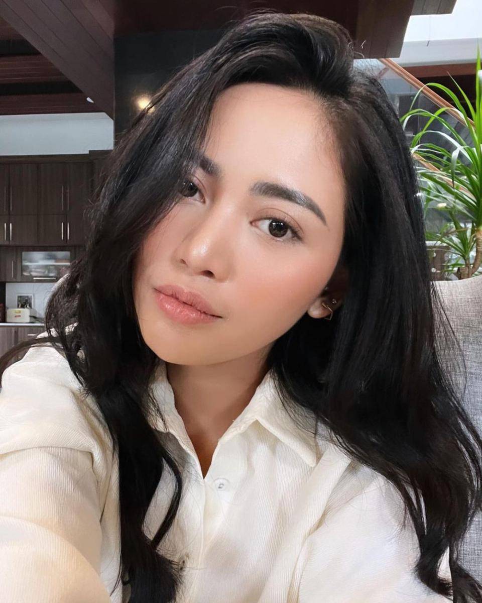 inspirasi makeup soft natural ala Rachel Vennya (instagram.com/rachelvennya)