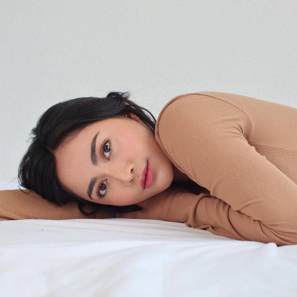 inspirasi makeup soft natural ala Rachel Vennya (instagram.com/rachelvennya)