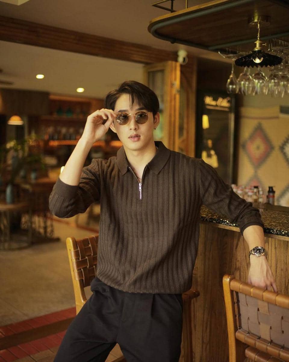 potret outfit night out yang kasual ala Est Supha (instagram.com/est_rvp)