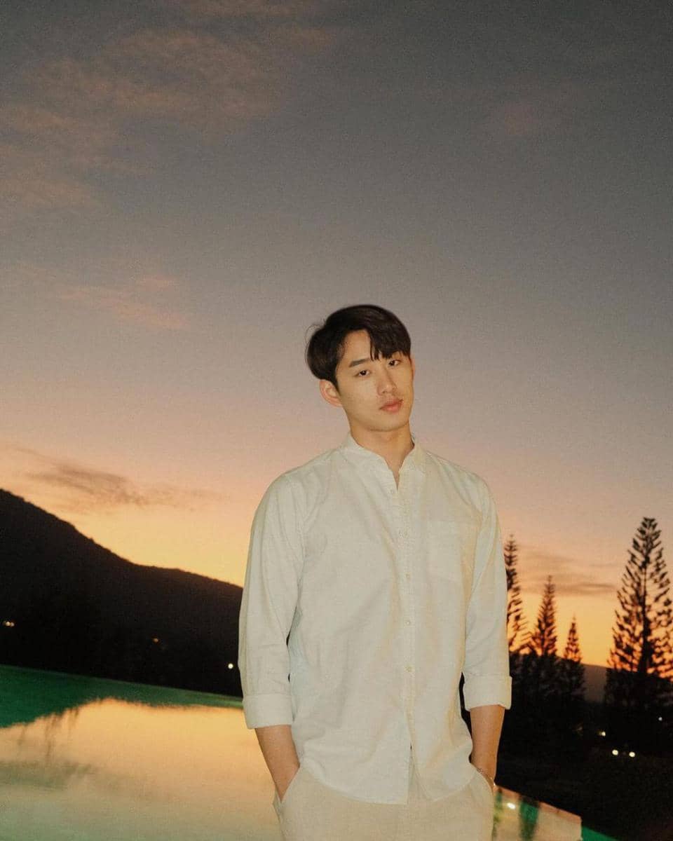 potret outfit night out yang kasual ala Est Supha (instagram.com/est_rvp)