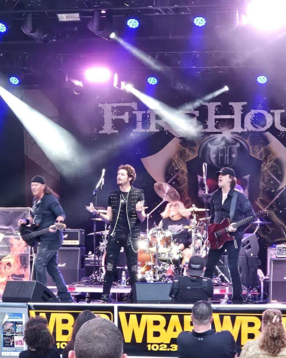 potret FireHouse (instagram.com/natepeckofficial)