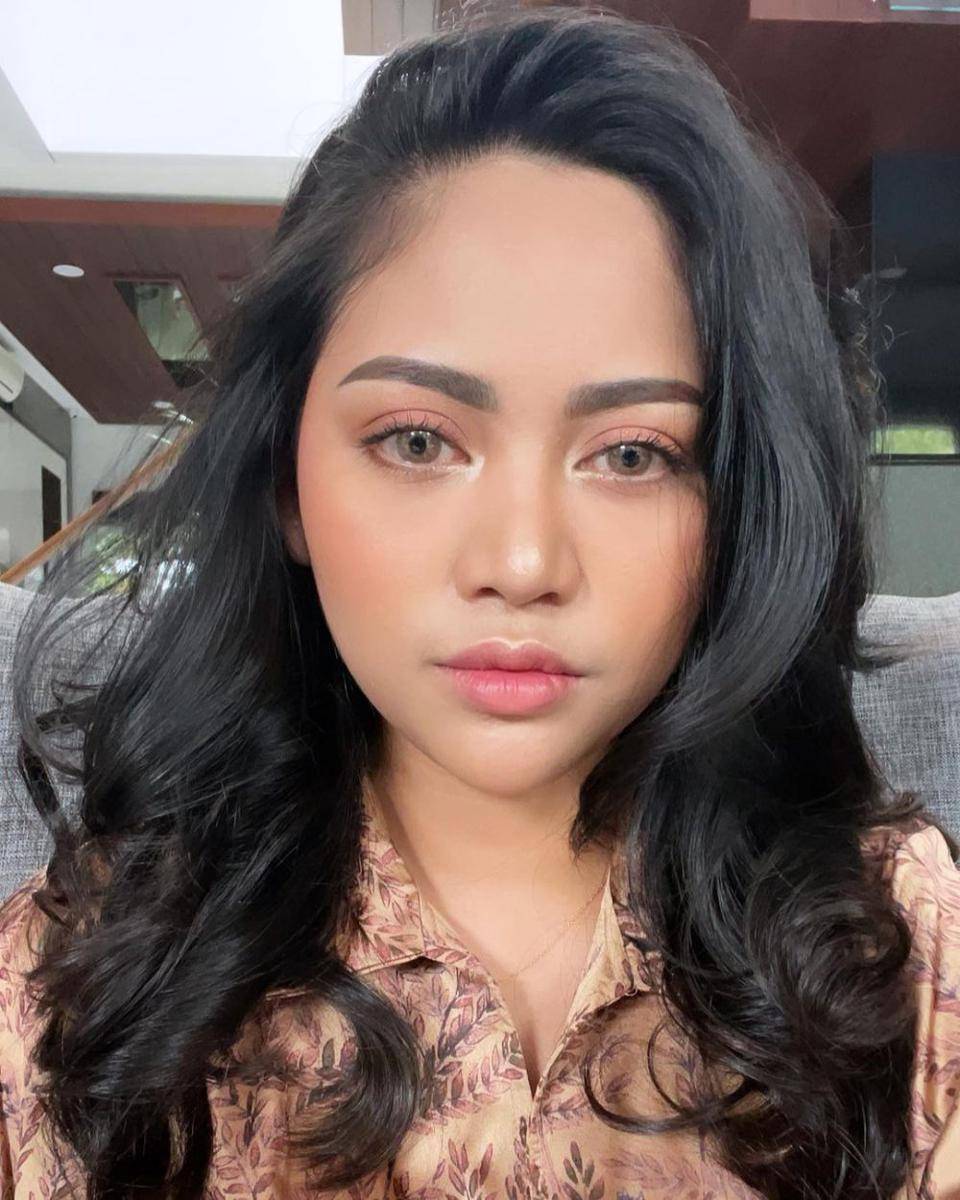 inspirasi makeup soft natural ala Rachel Vennya (instagram.com/rachelvennya)