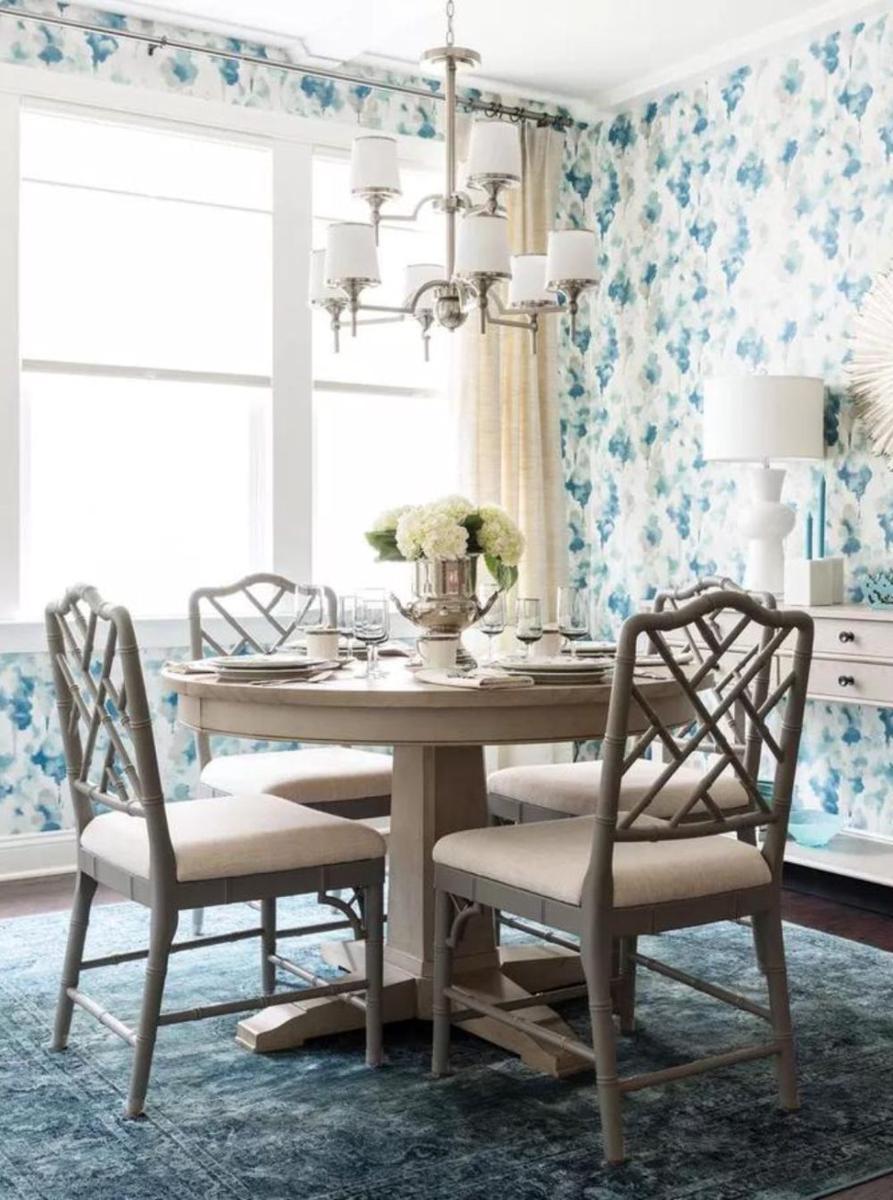 ilustrasi interior ruang makan warna biru (thespruce.com)
