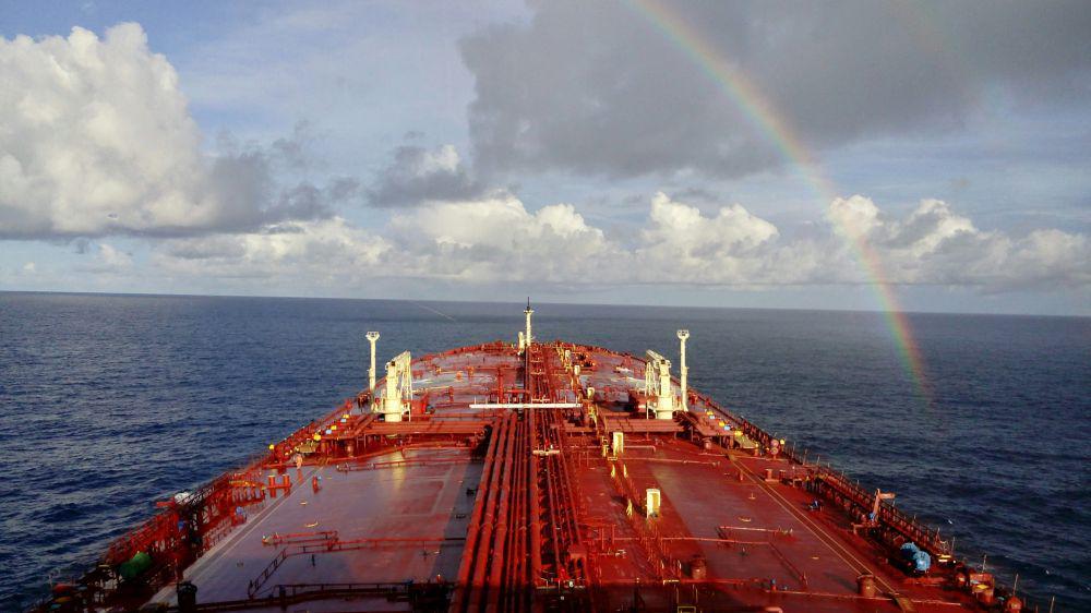 Tanker Terombang-Ambing Akibat Serangan Houthi di Laut Merah