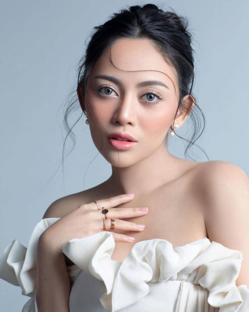 inspirasi makeup soft natural ala Rachel Vennya (instagram.com/rachelvennya)
