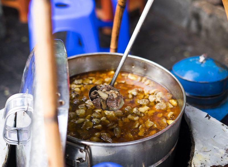 10 Rekomendasi Tempat Makan di Blok M, Cocok buat Nongkrong