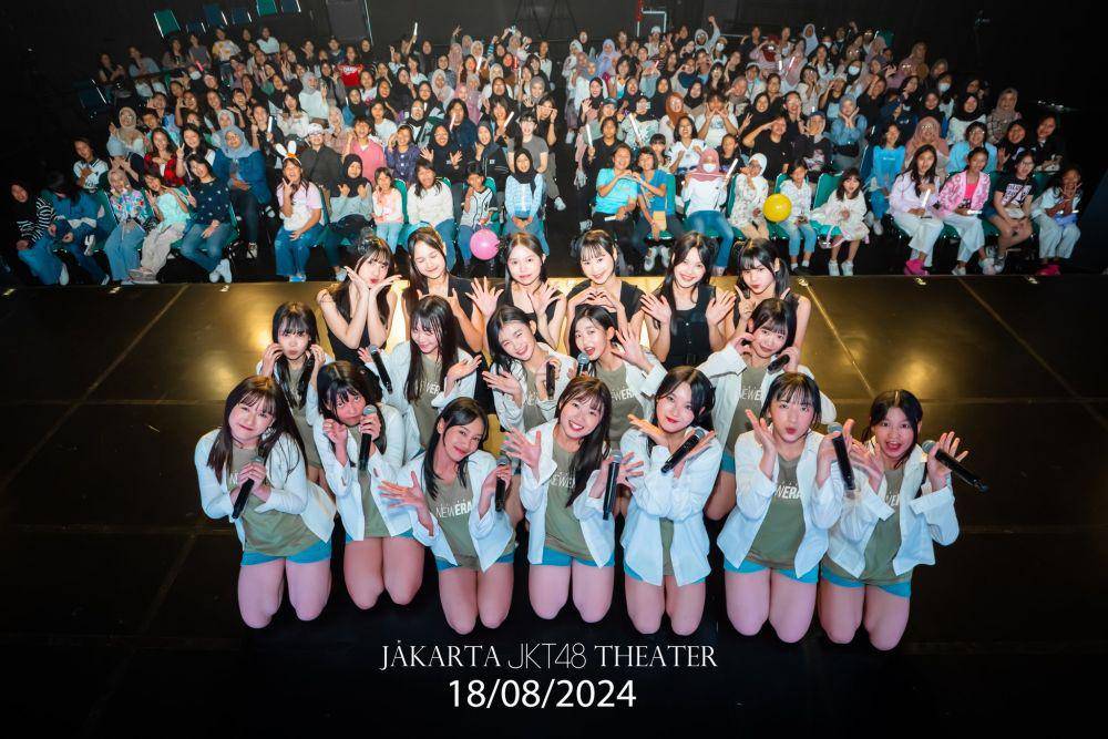 JKT48 (x.com/officialjkt48)