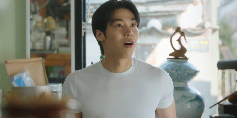 Lee Seung Hyub di Love Next Door (dok. tvN/Love Next Door)
