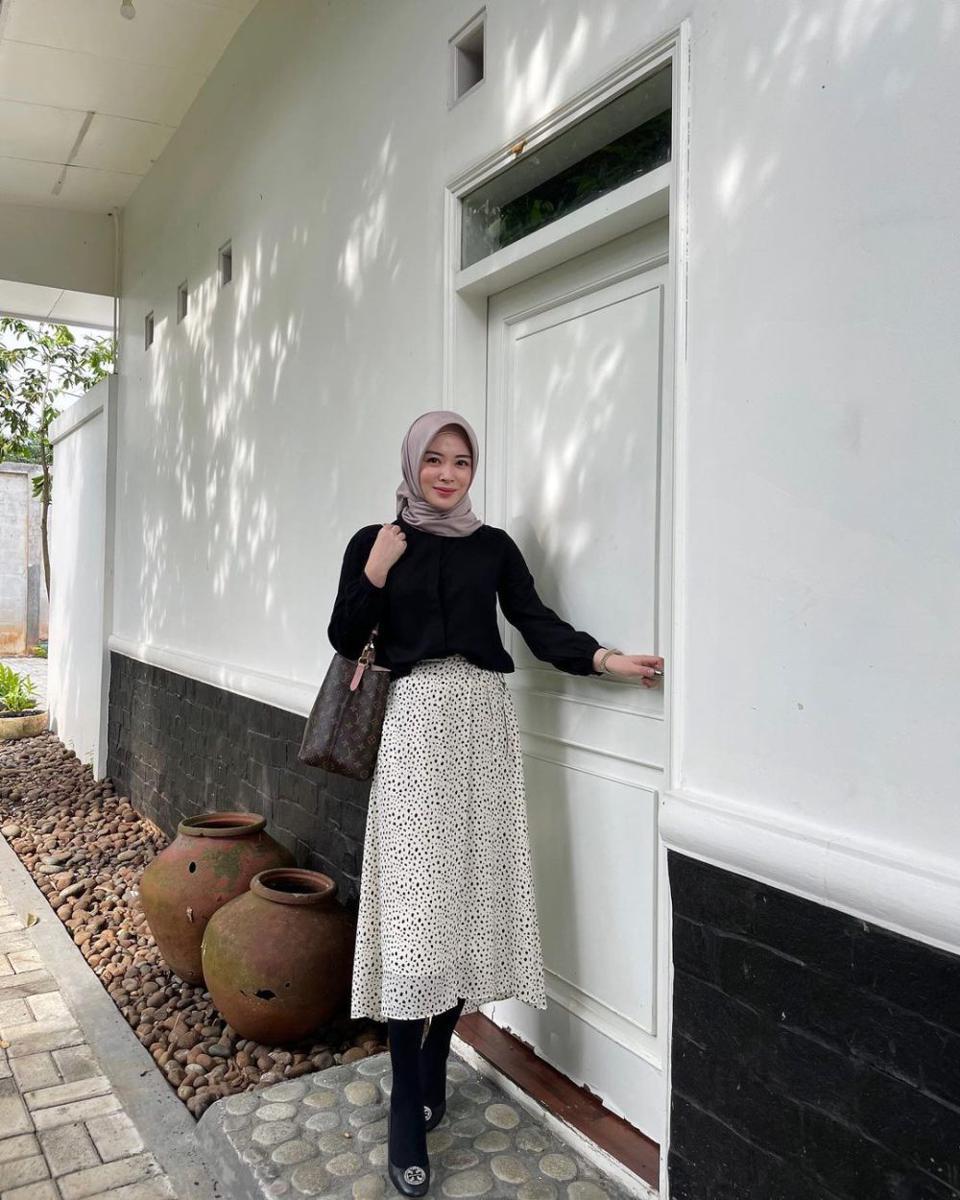 mix and match outfit hijab yang instagramable (instagram.com/xolovelyayana)