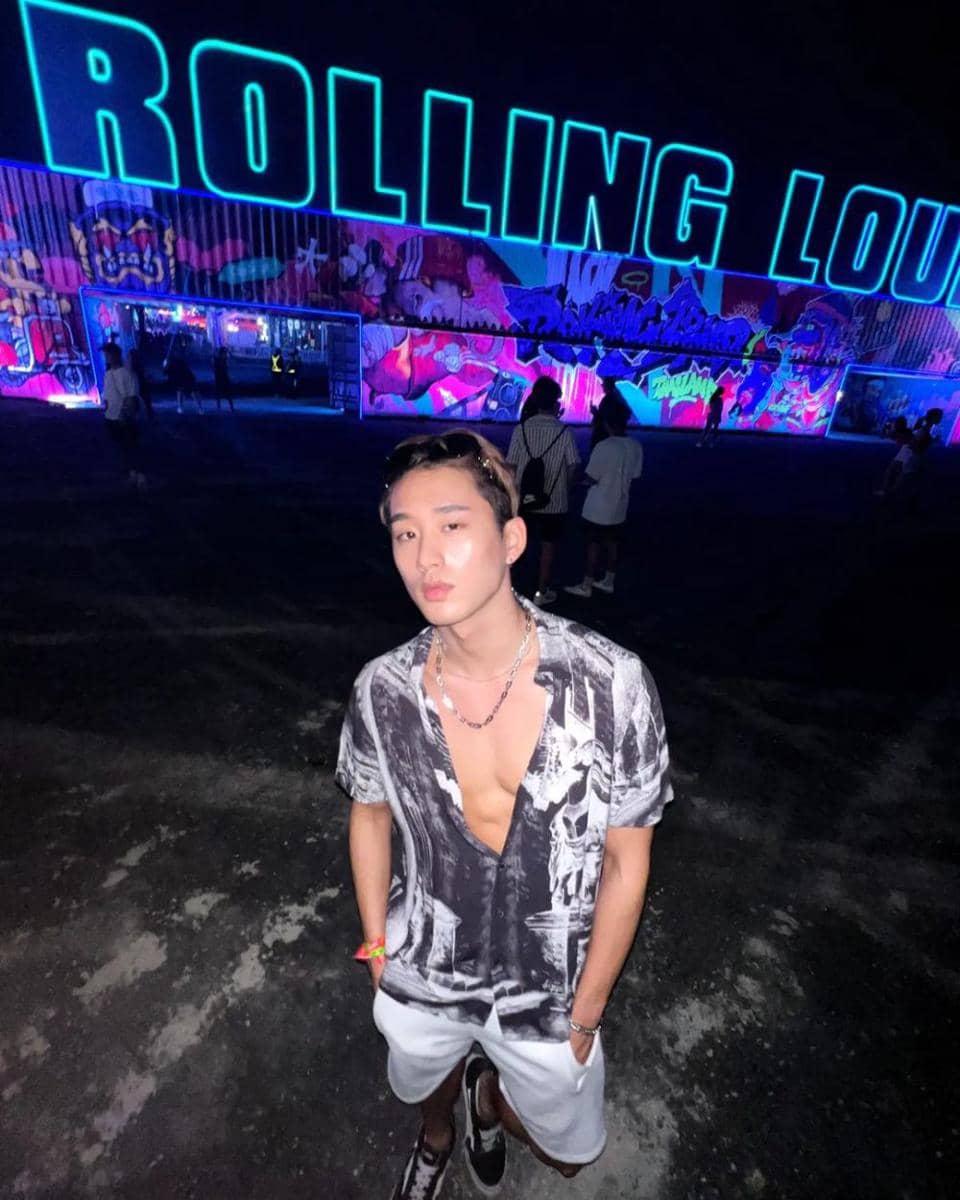 potret outfit night out yang kasual ala Est Supha (instagram.com/est_rvp)