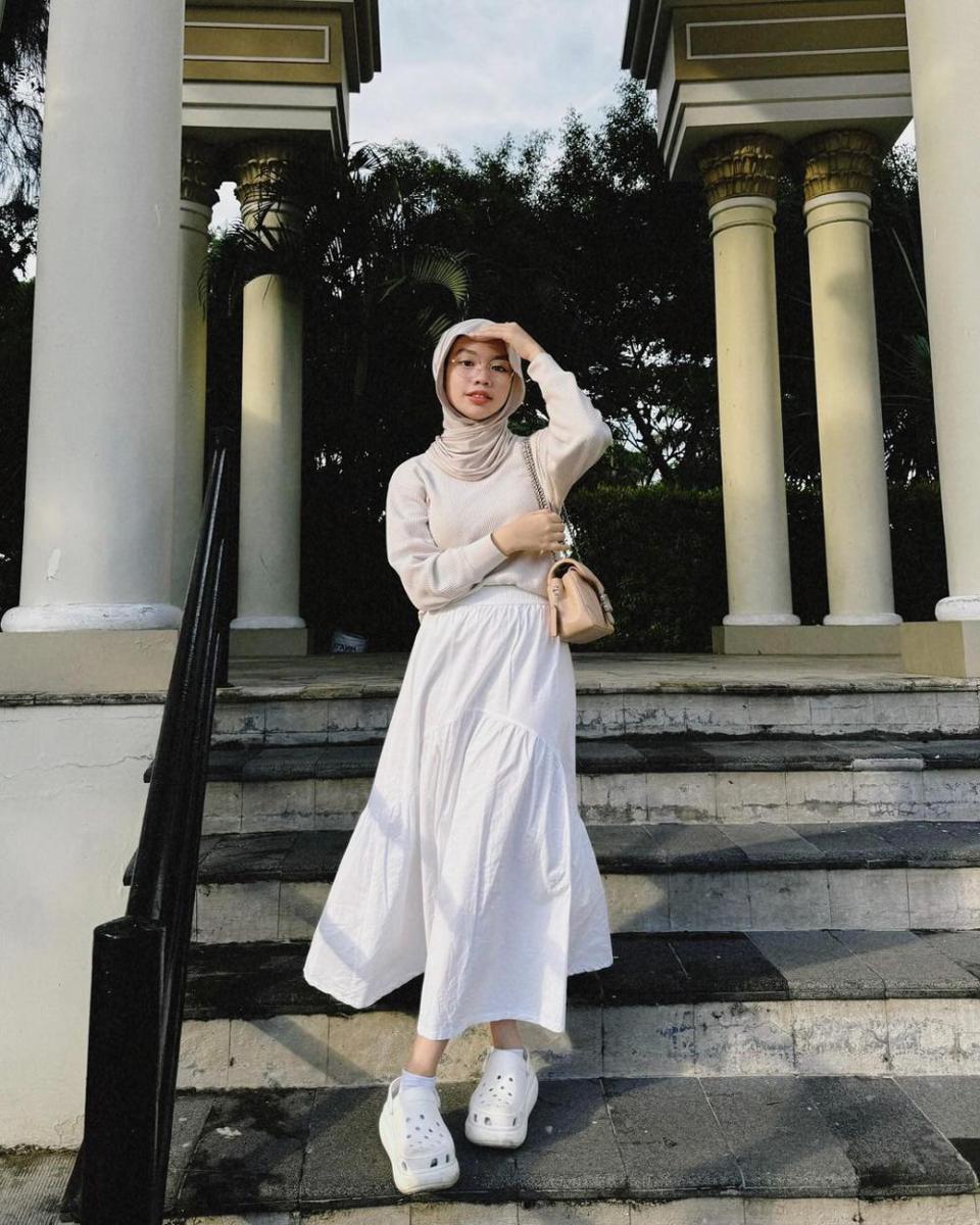 mix and match outfit hijab yang instagramable (instagram.com/vaniawinola)