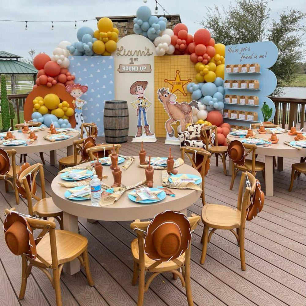 inspirasi venue ulang tahun tema Toy Story (instagram.com/catchmyparty)