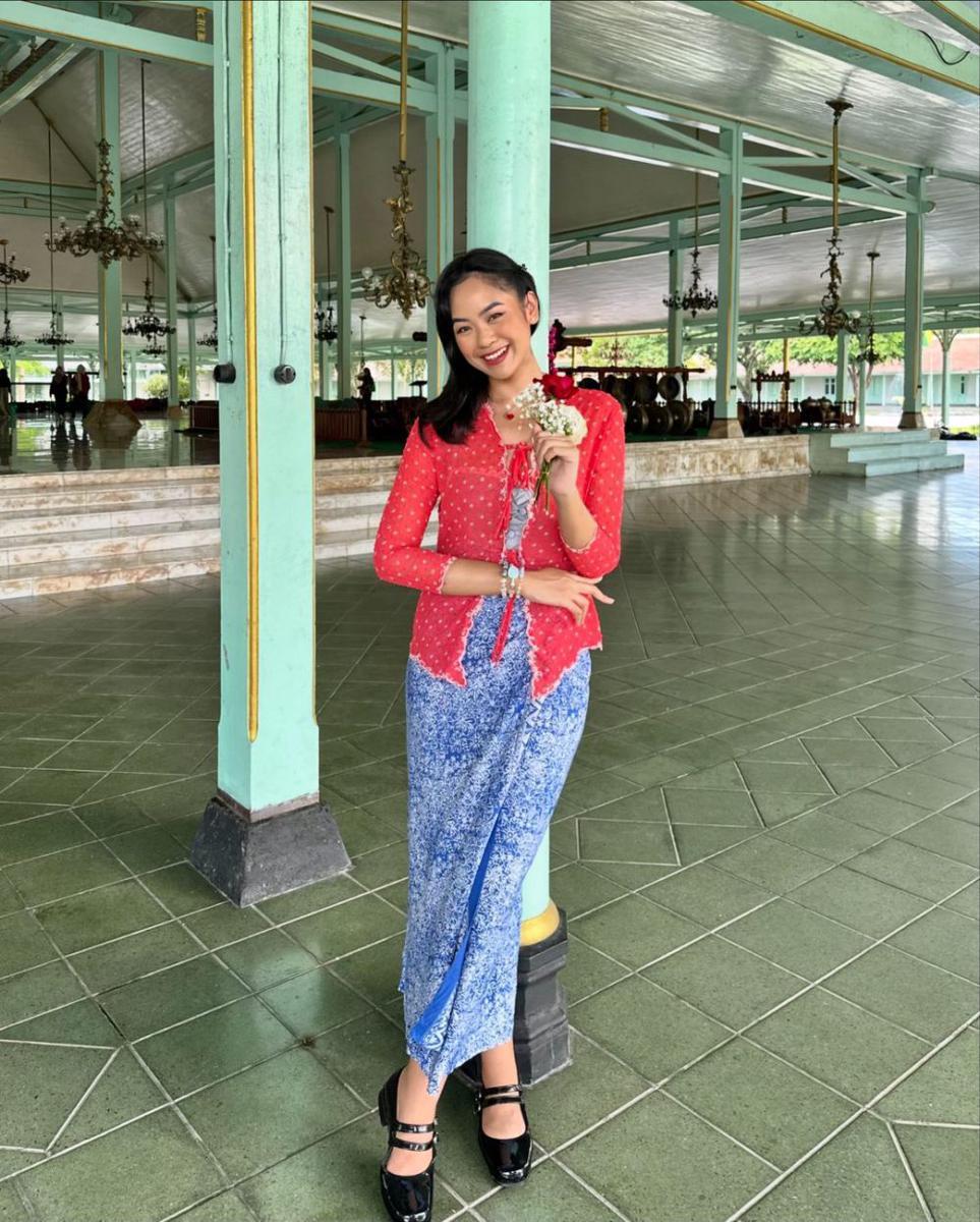 style kebaya tradisional yang timeless (instagram.com/raniaayamin)