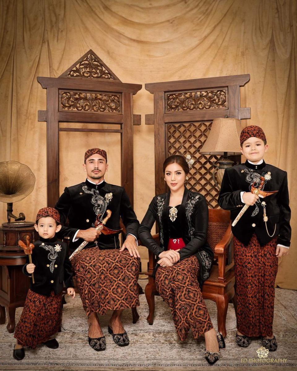 Potret keluarga Jessica Iskandar (instagram.com/inijedar)