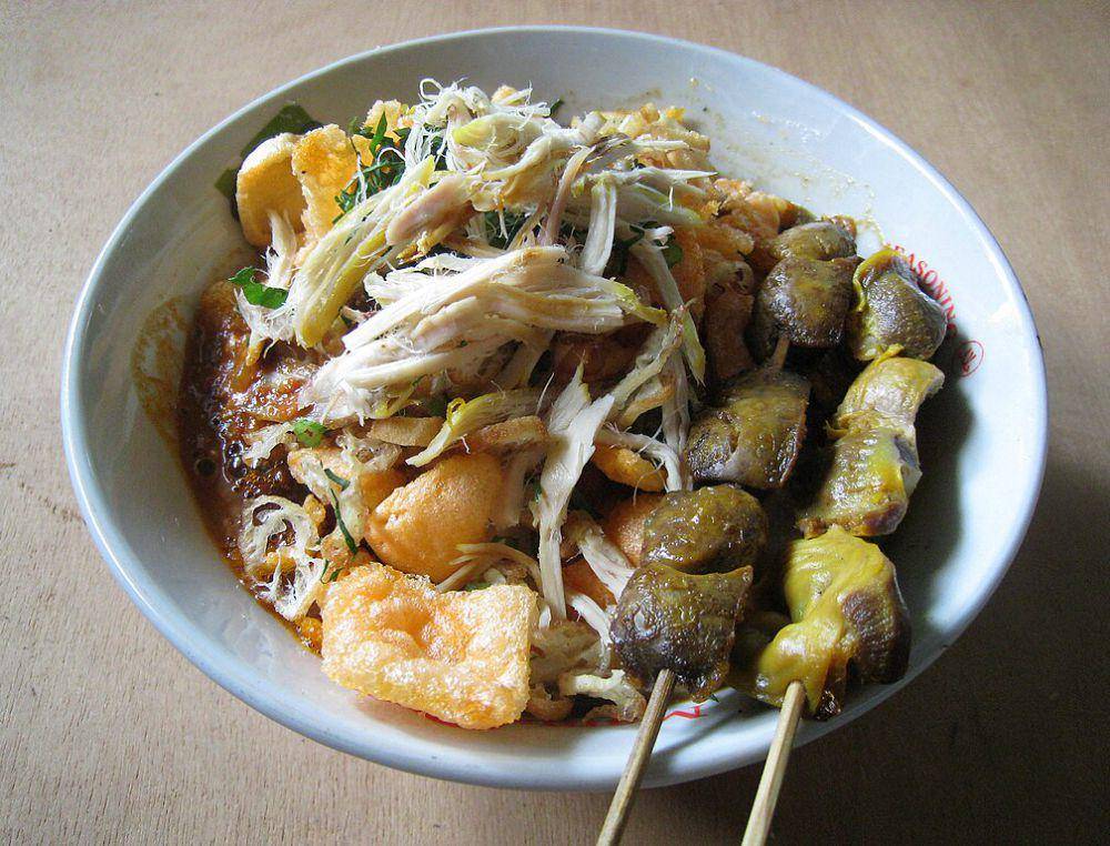 ilustrasi bubur ayam (commons.wikimedia.org/Gunawan Kartapranata)