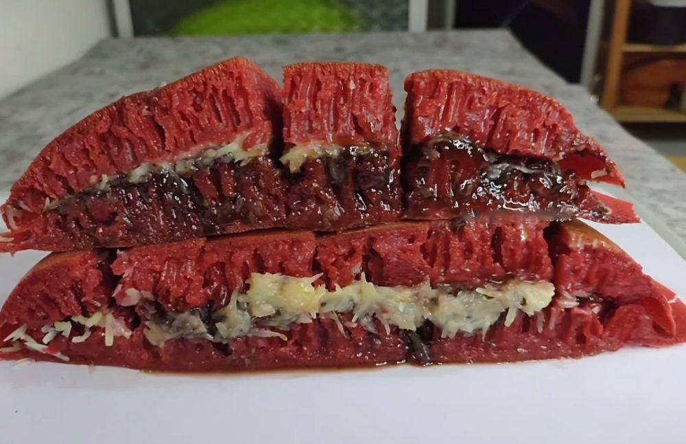 ilustrasi martabak manis red velvet (YouTube.com/Dapoer Mama Icha)