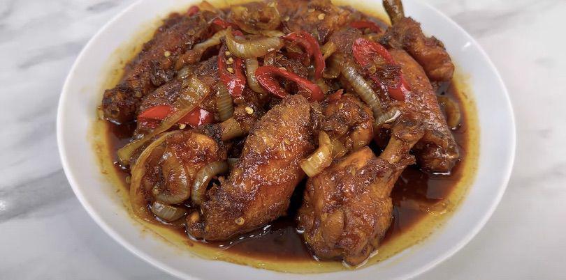 ayam kecap ala hajatan (YouTube.com/Ika Mardatillah)