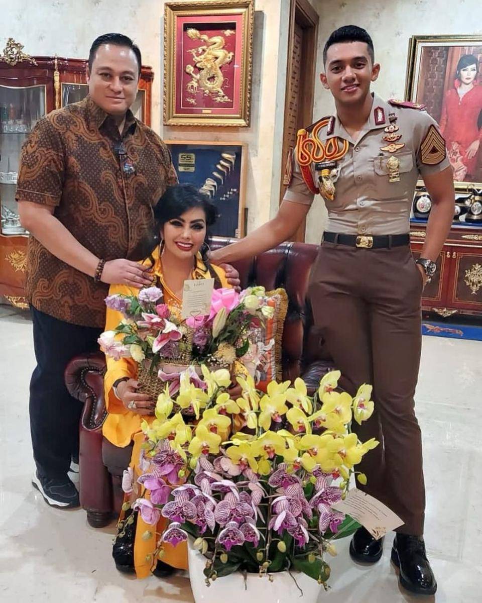 Khalifah Nasif dan keluarga (instagram.com/mayamirandaambasari)