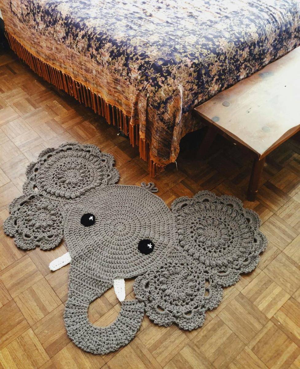 ilustrasi karpet rajut (unsplash.com/Stephanie Harvey)