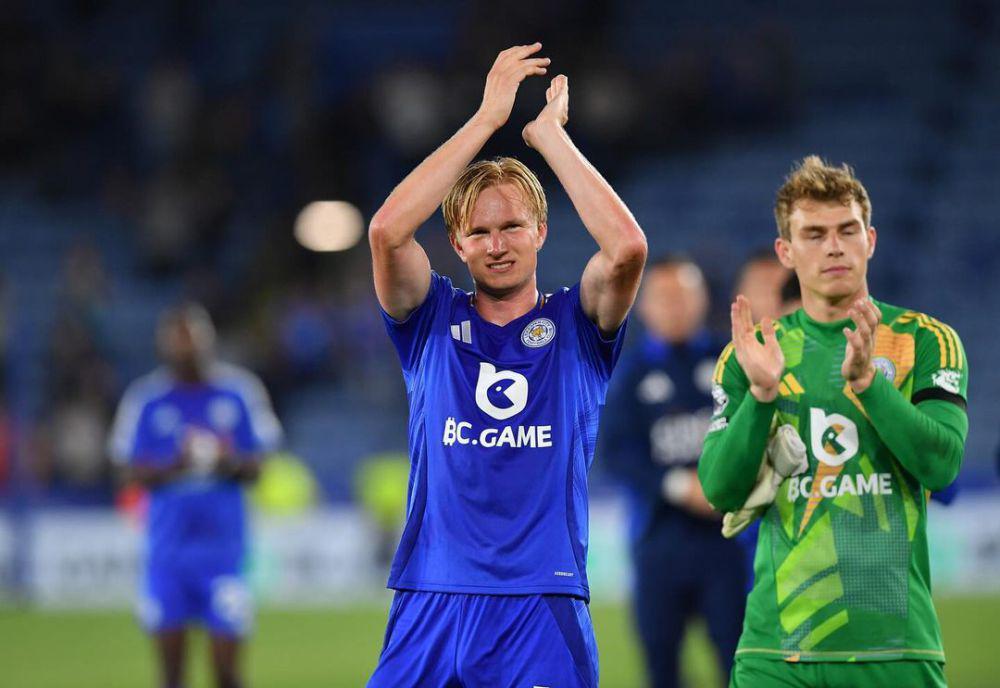 Victor Kristiansen (kiri) dan Mads Hermansen (kanan) saat bermain untuk Leicester City. (instagram.com/victorkristiansen34)