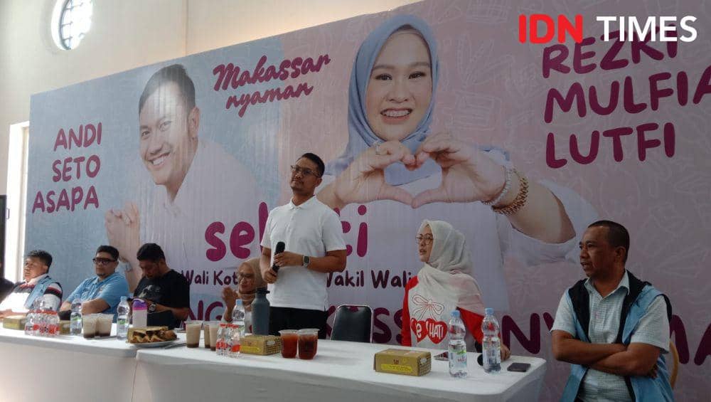 Pasangan Bakal Calon Wali Kota dan Wakil Wali Kota Makassar, Andi Seto Gadhista Asapa - Rezki Mulfiati Lutfi, Rabu (21/8/2024). IDN Times/Ashrawi Muin