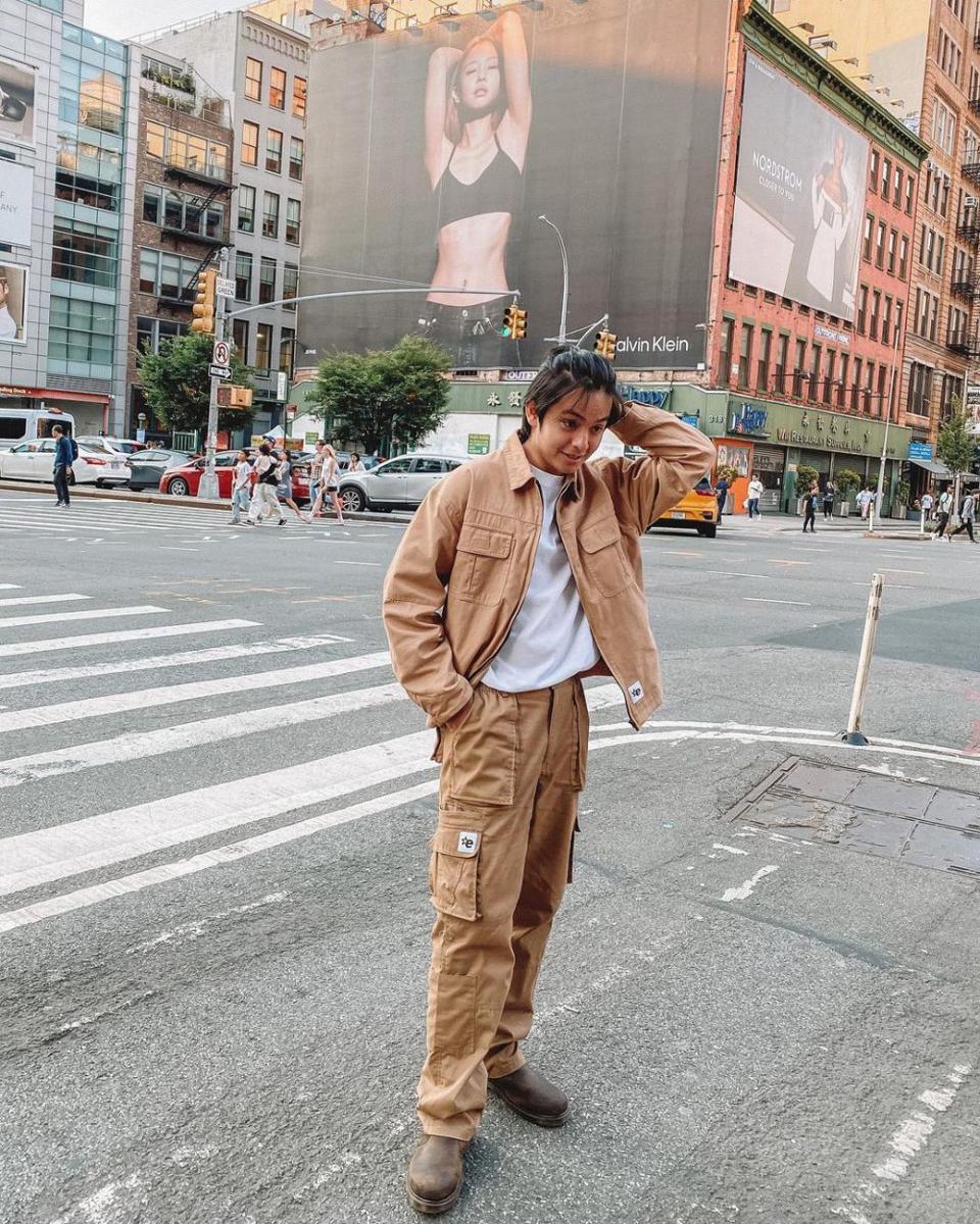 outfit traveling ala Angga Yunanda (Instagram.com/angga)