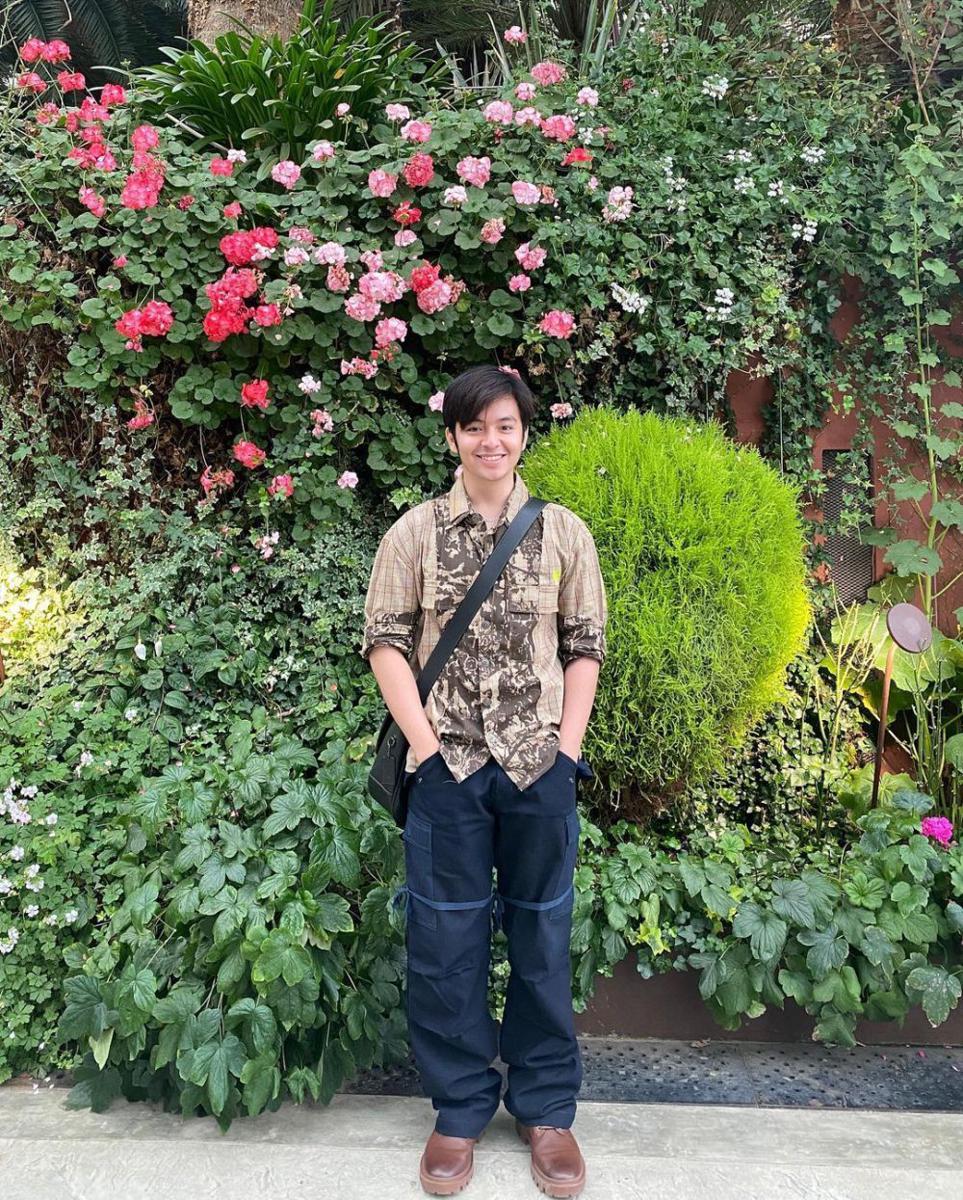 outfit traveling ala Angga Yunanda (Instagram.com/angga)