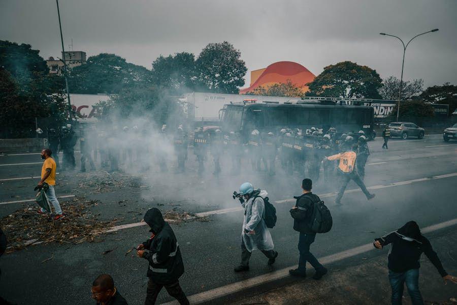 Berapa Lama Efek Gas Air Mata Berlangsung pada Tubuh?