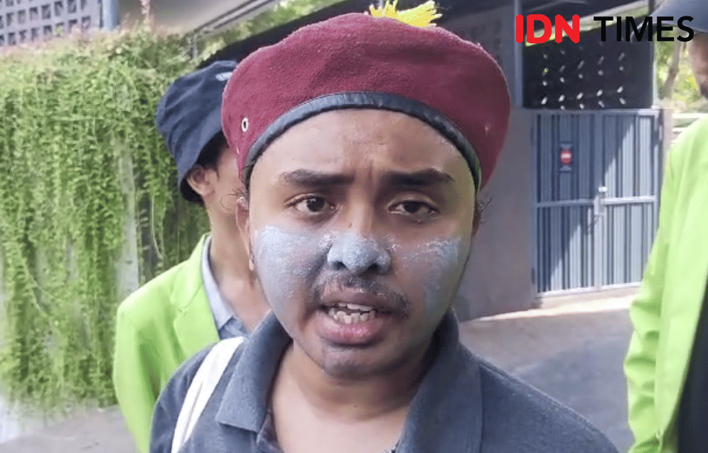 Natanael Bremana, Korlap aksi dari GMKRI Jateng. (IDN Times/Fariz Fardianto)