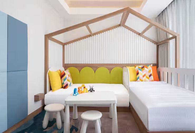 Kamar Suite Family Hilton Garden Inn Jakarta Taman Palem (hilton.com)