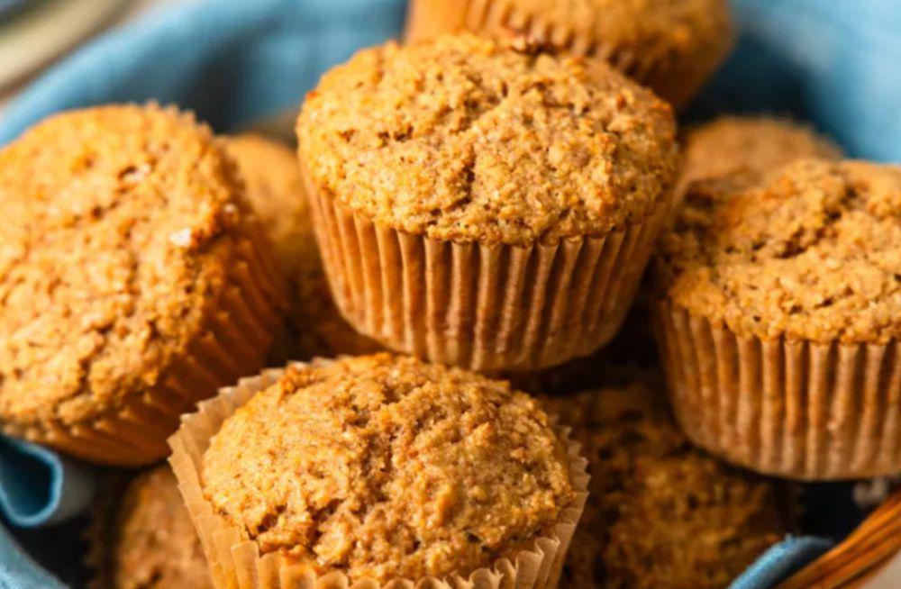 ilustrasi bran muffin (simplyrecipes.com/Mark Beahm)