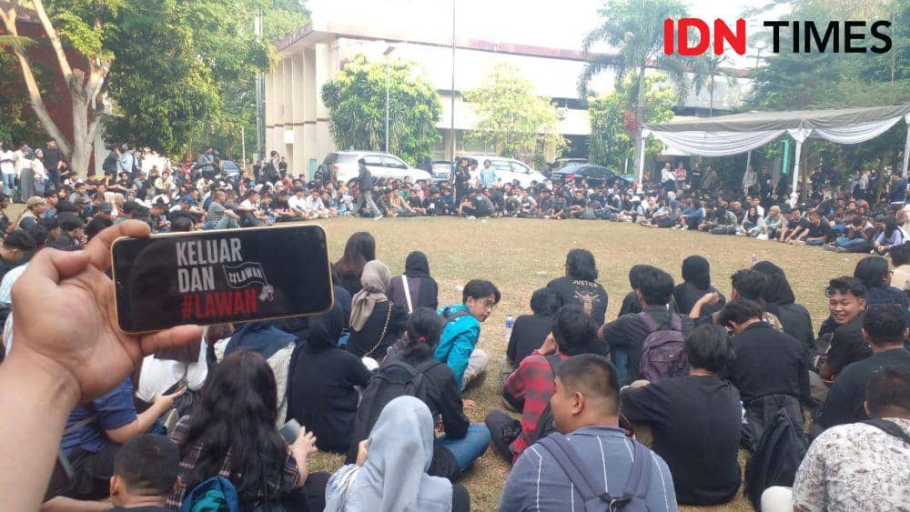 Konsolidasi Indonesia Darurat Demokrasi di Lapangan Rektorat Universitas Lampung, Kamis (22/8/2024) sore. (IDN Times/Martin L Tobing).