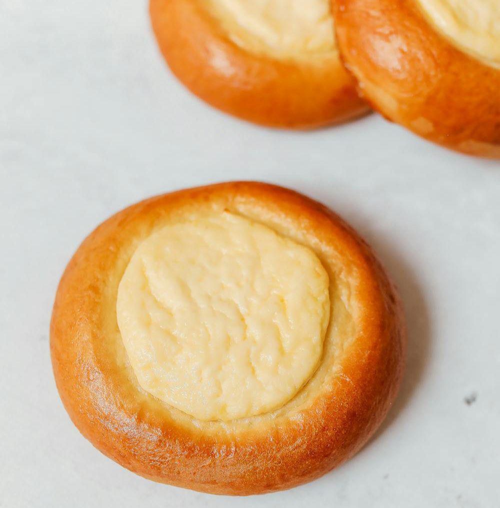 Ilustrasi roti susu (pexels.com/id-id/@polina-tankilevitch/)