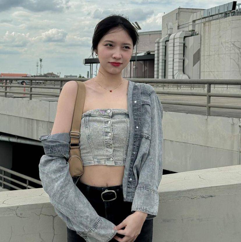 potret Jan Ployshompoo (instagram.com/janhae)