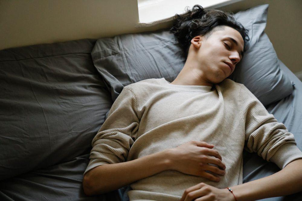 Ilustrasi orang sedang tidur (pexels.com/Eren Li)