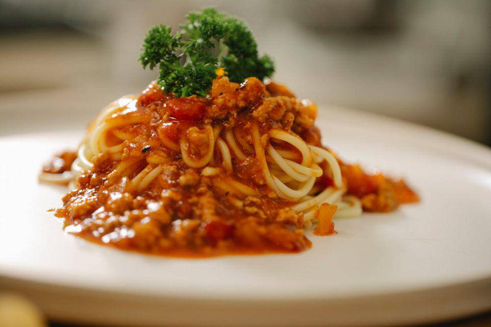 ilustrasi spaghetti bolognese (pexels.com/Klaus Nielsen)