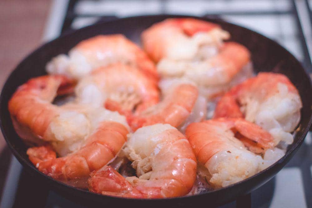 ilustrasi udang segar (pexels.com/Valeria Boltneva)