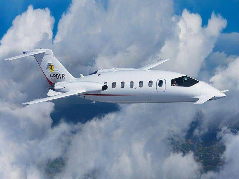 Pesawat jet VIP Piaggio P-180 Avanti II (indojetcharter.com)