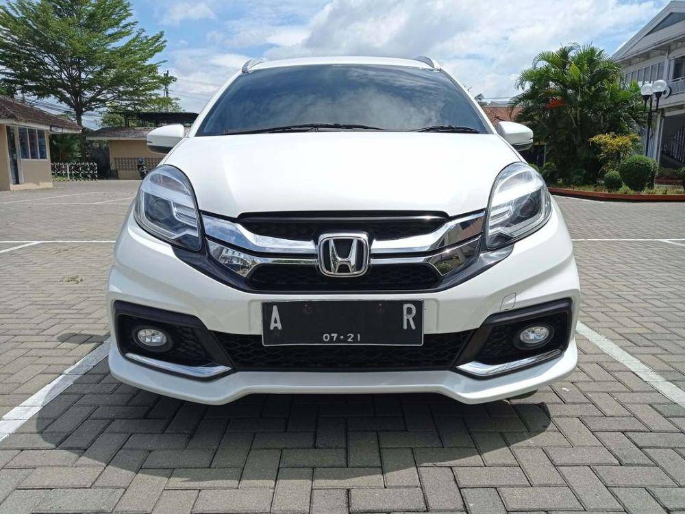 ilustrasi mobil dengan kode pelat A (instagram.com/autoprestigepwt)