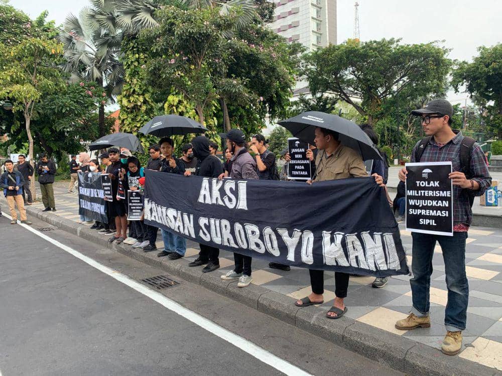 Tuntutan Demo Grahadi Hari Ini, Tolak MBG-Cabut UU Polri