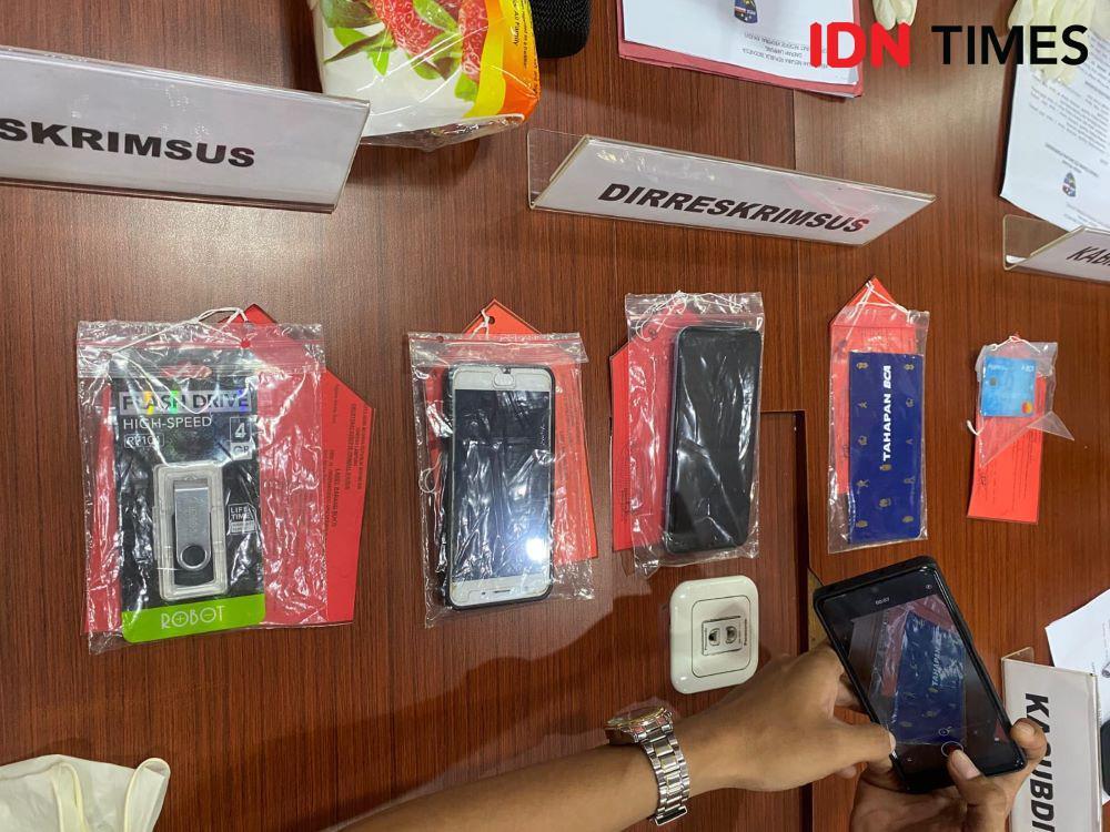 Barang bukti dukun cabul. (IDN Times/Martin L Tobing).