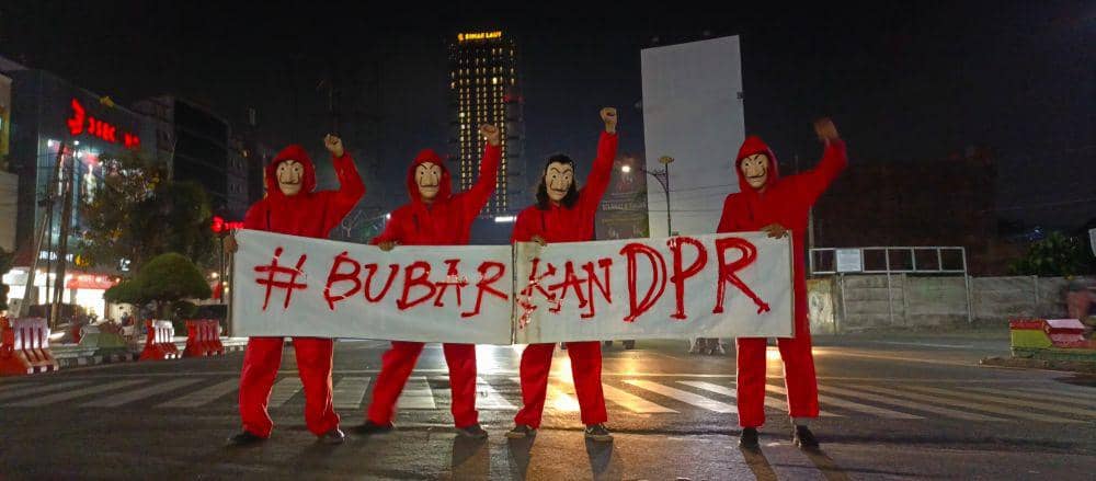 Kecam Upaya DPR Batalkan Putusan MK, Klasika dan Ketjil Gelar Aksi